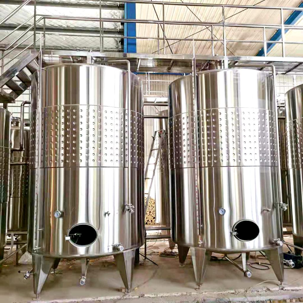 3000L cider fermenting tanks