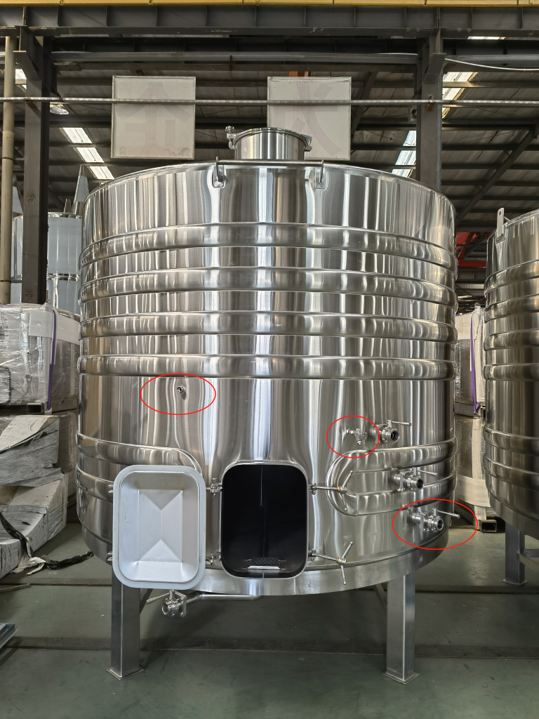 100HL wine fermenter with spiral channel cooling1
