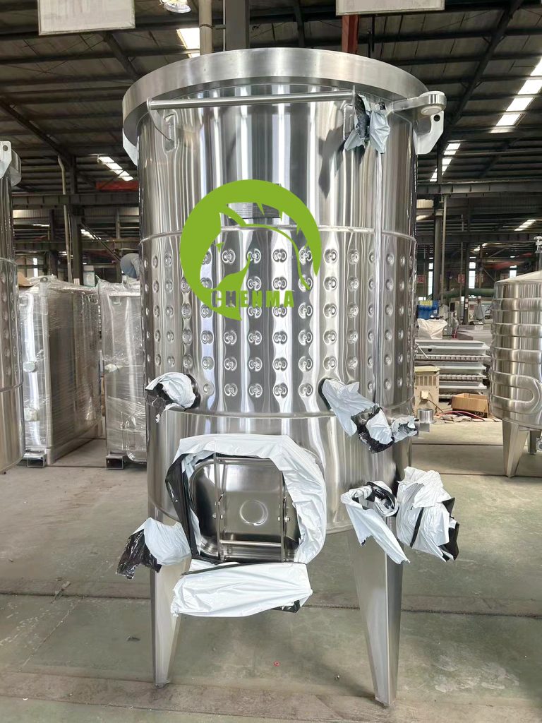 1400L variable capacity wine tank