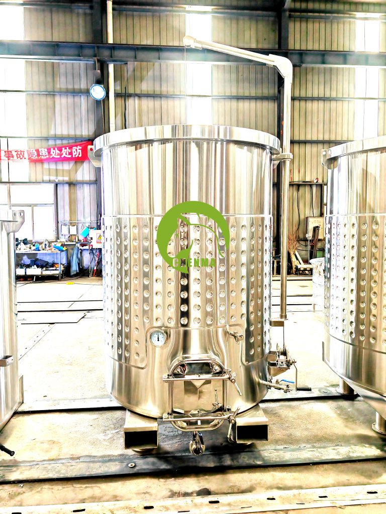 2300L floating lid tank with forklift tank