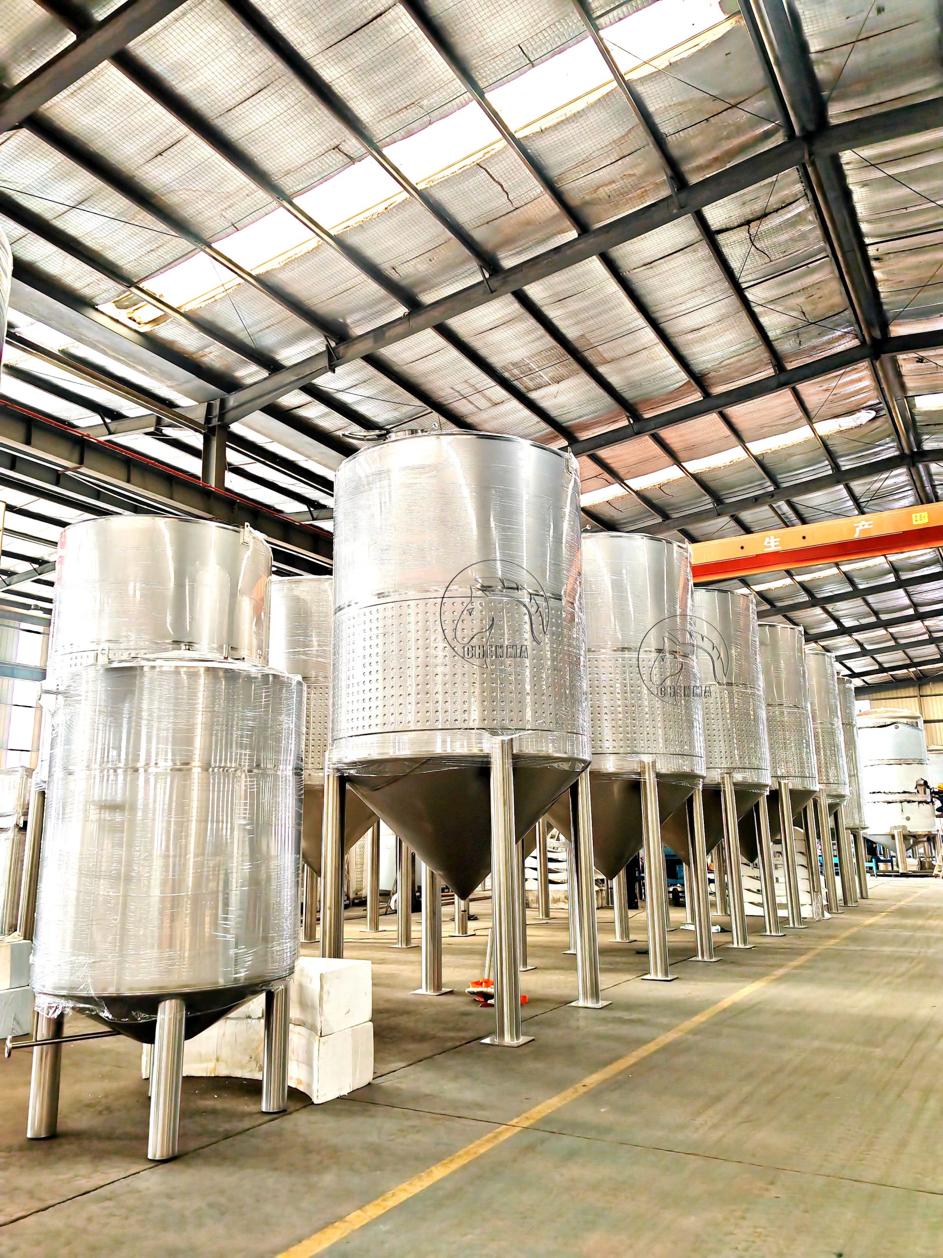 100HL-distillery-fermenters1-scaled-1.jpg