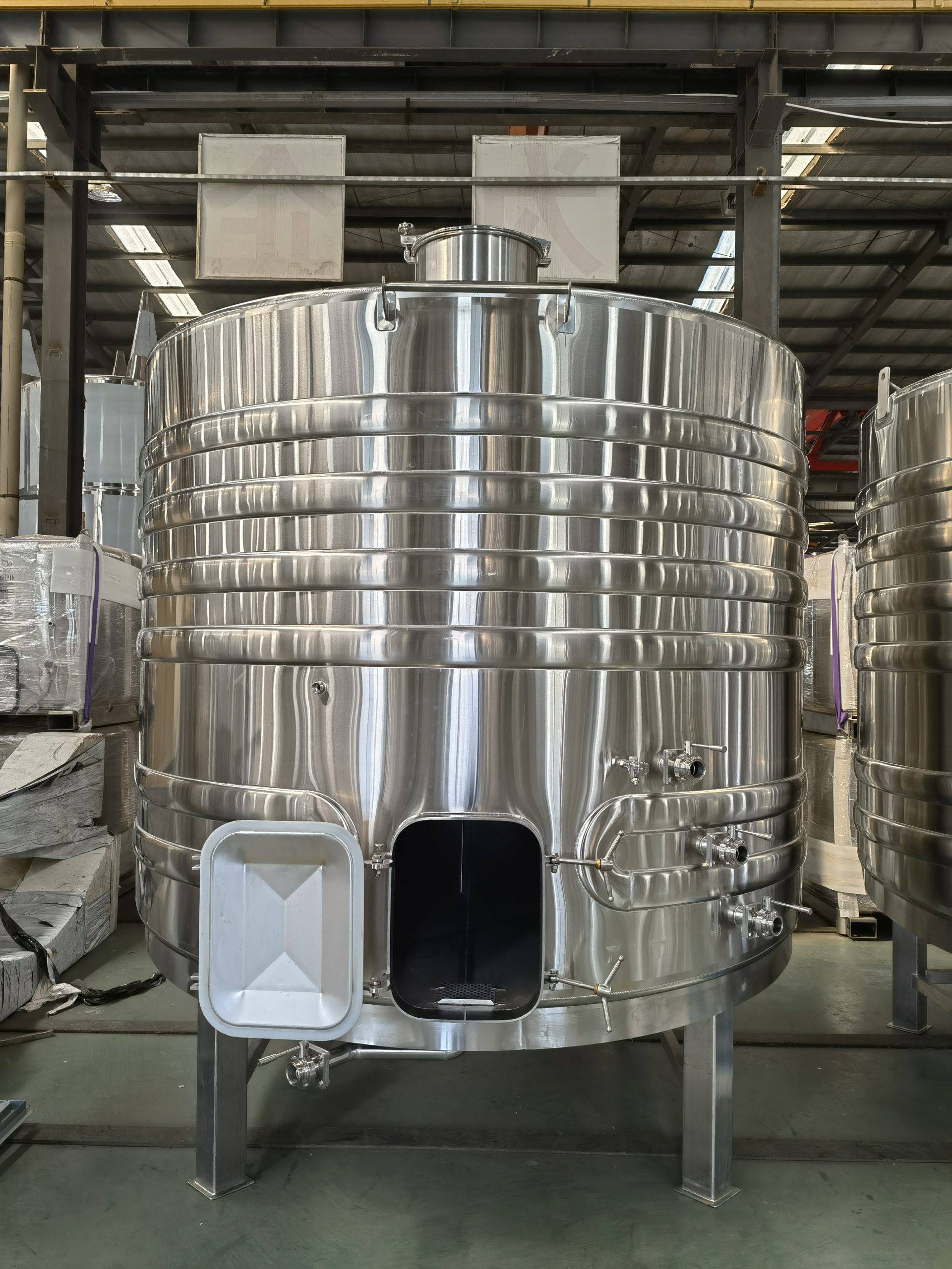 100HL-wine-fermenter-with-spiral-channel-cooling-scaled-1.jpg