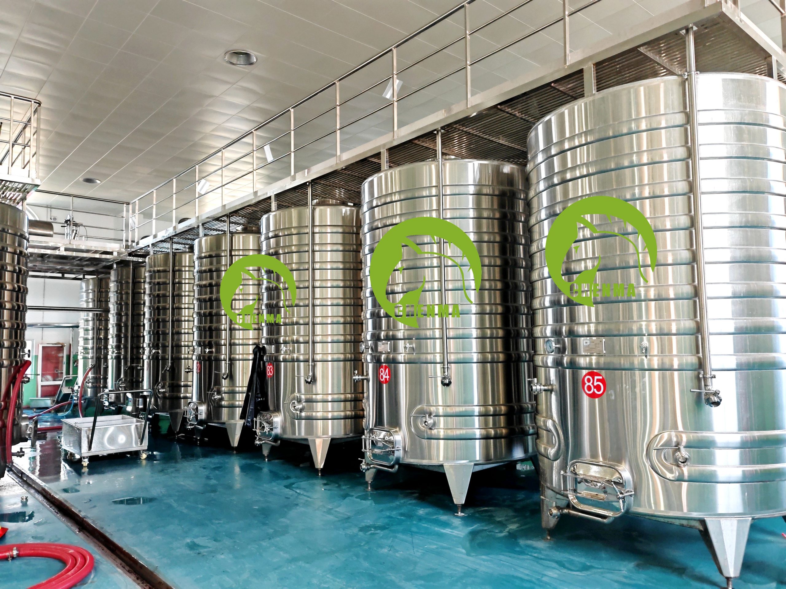 10kl-wine-fermenter-tanks-scaled-1.jpg