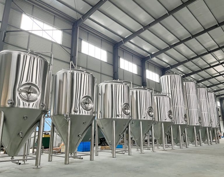 2000L-beer-fermentation-tanks.jpg