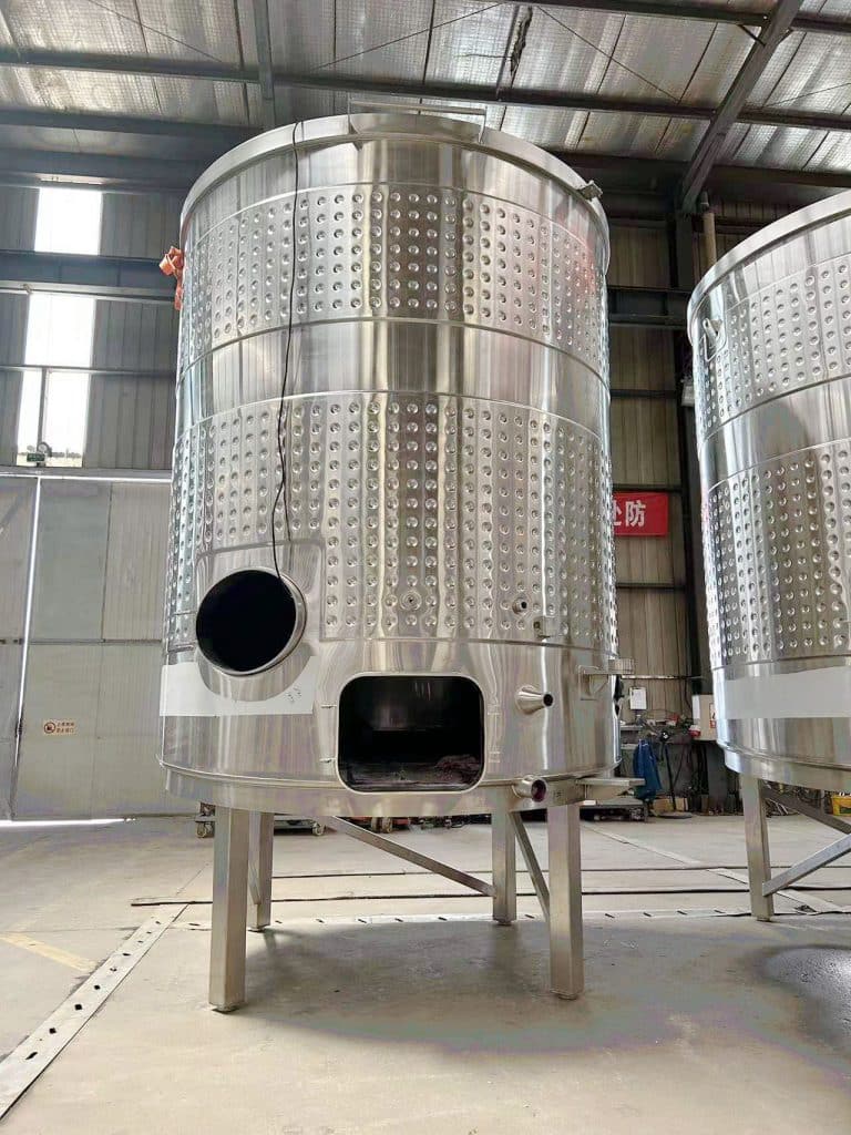 3000L-floating-lid-tank1.jpg