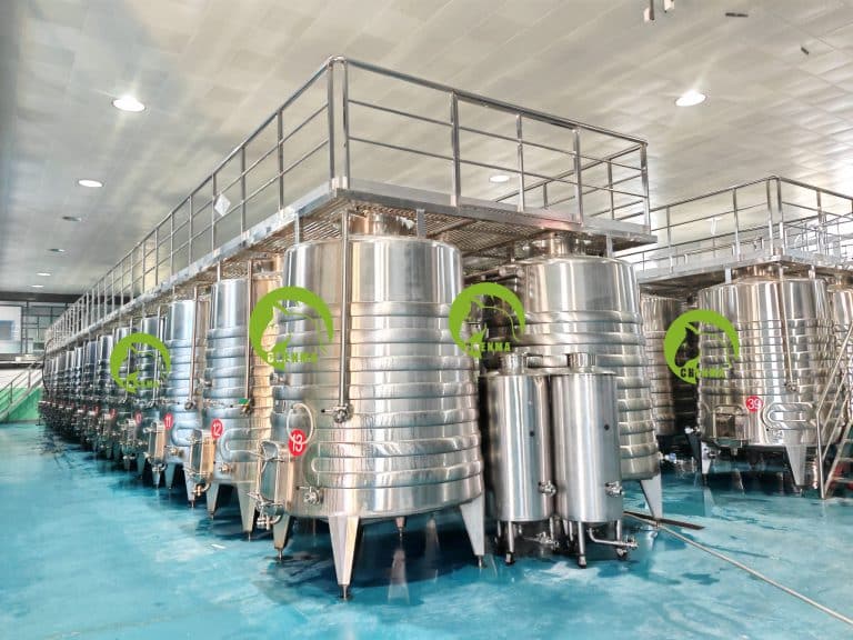 5kl-and-10kl-wine-tanks-with-catwalk-scaled-1.jpg