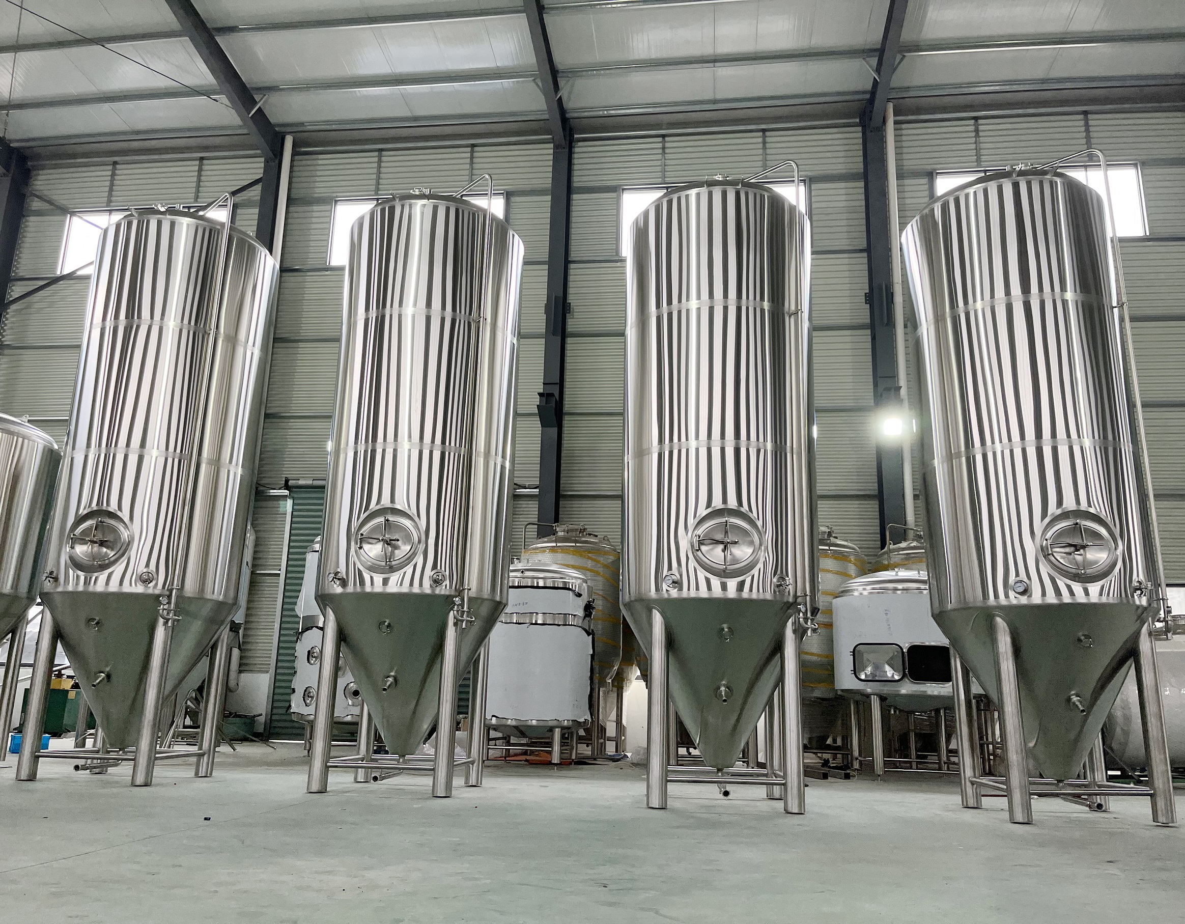 60bbl-beer-fermenters-2.jpg