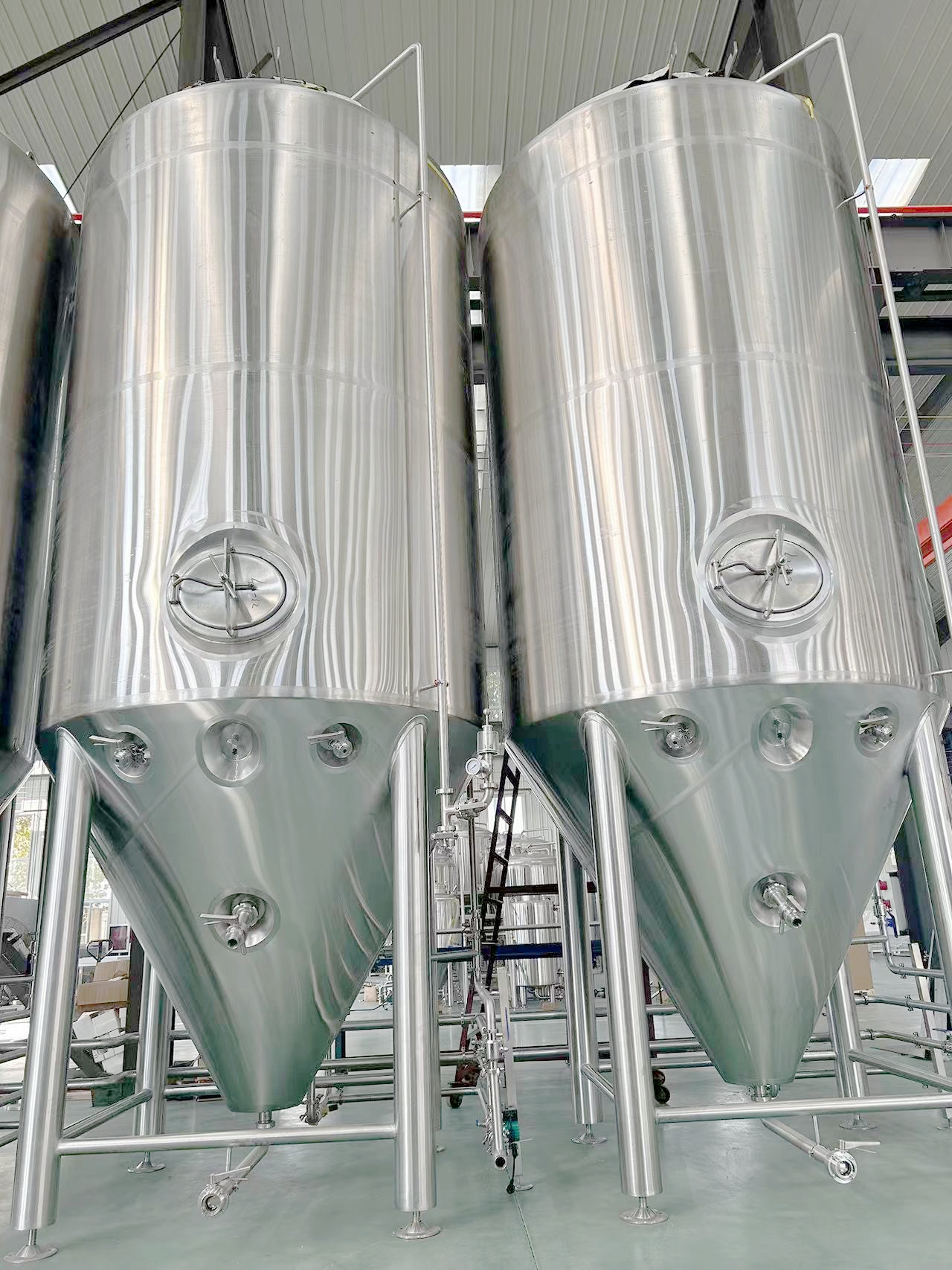 60bbl-beer-fermenters2.jpg