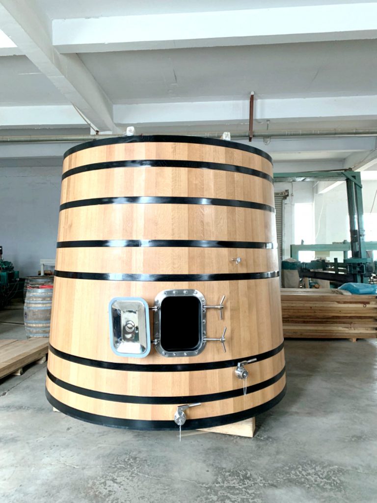 100HL oak wine barrel