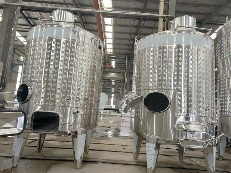 stainless-steel-round-fermentation-tanks3.jpg