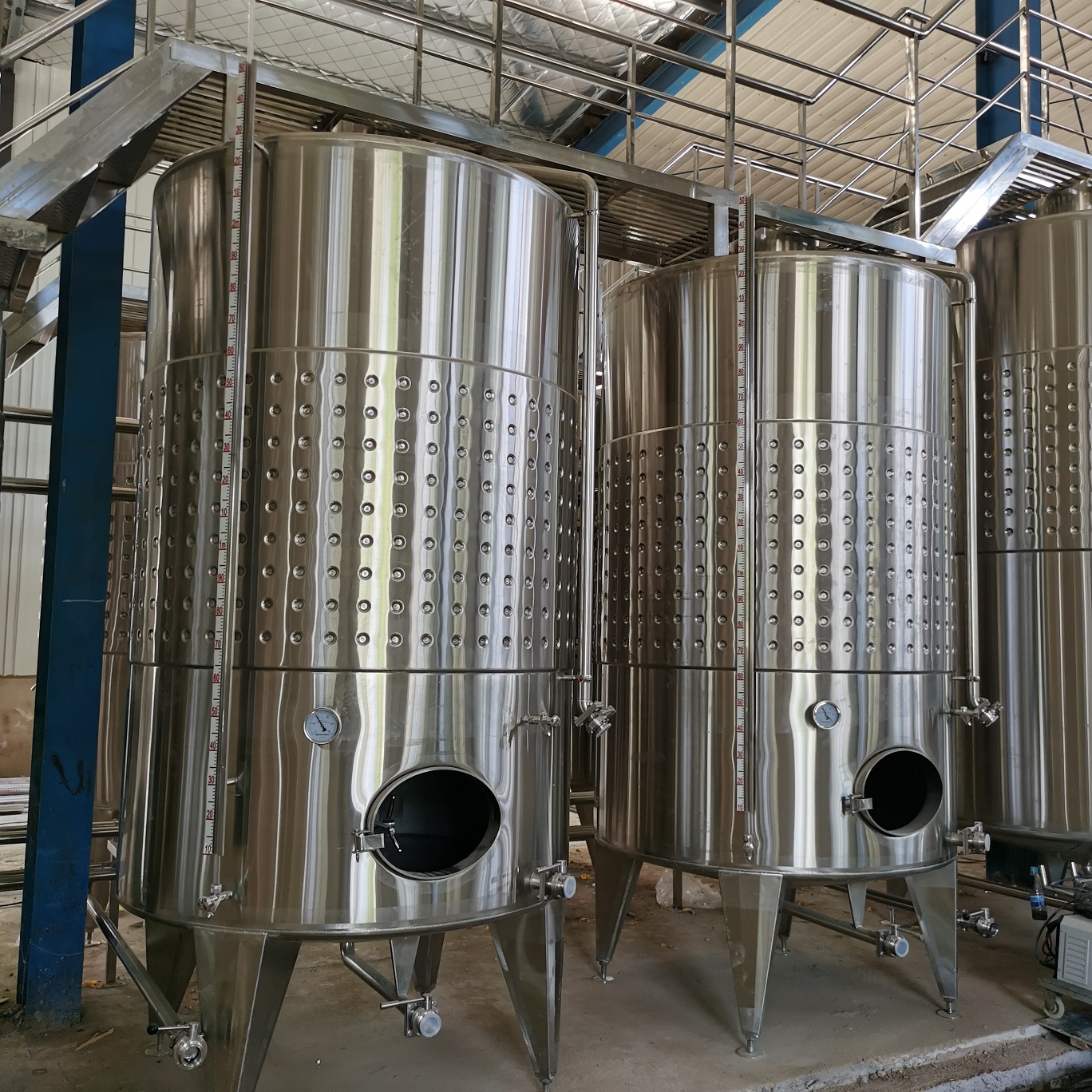 white-wine-fermenter2.jpg