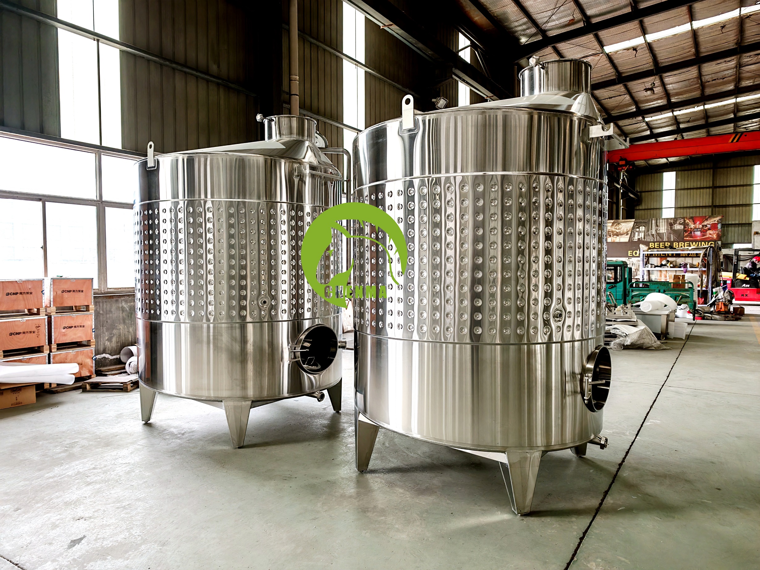 4500L white wine fermentation tanks