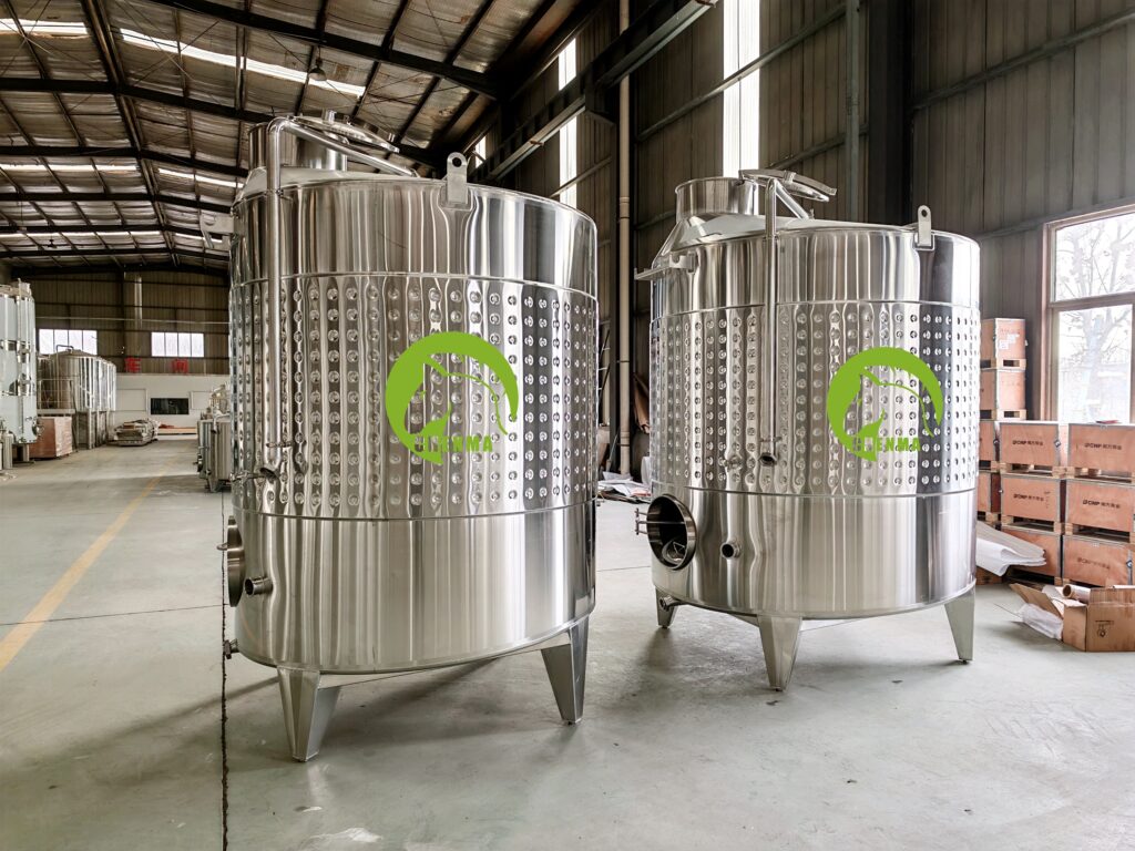 4500L wine fermentation tanks