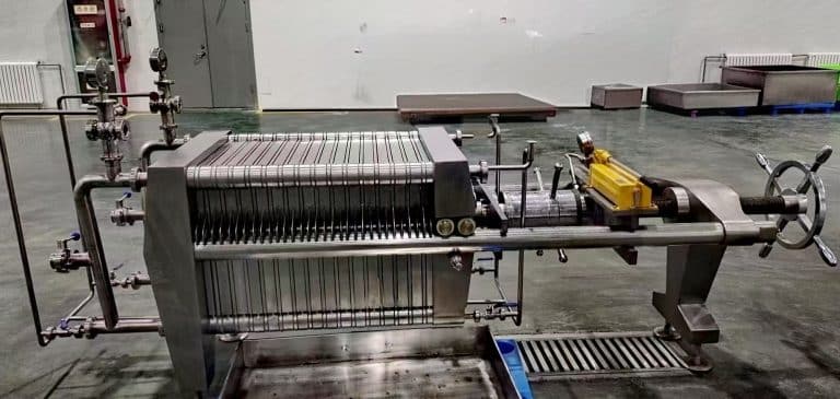 Plate and frame diatomaceous earth filter