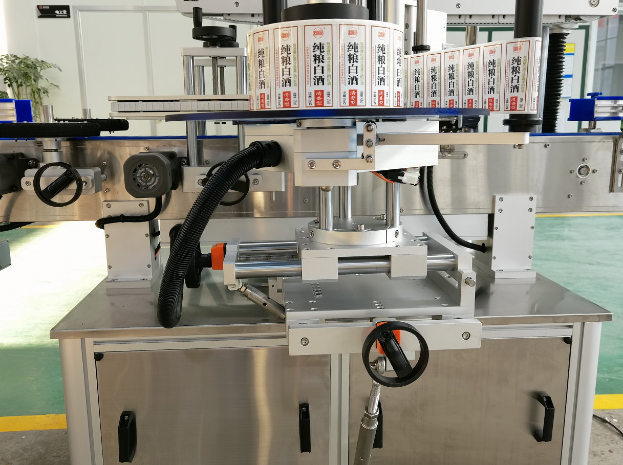 bottle labeling machine