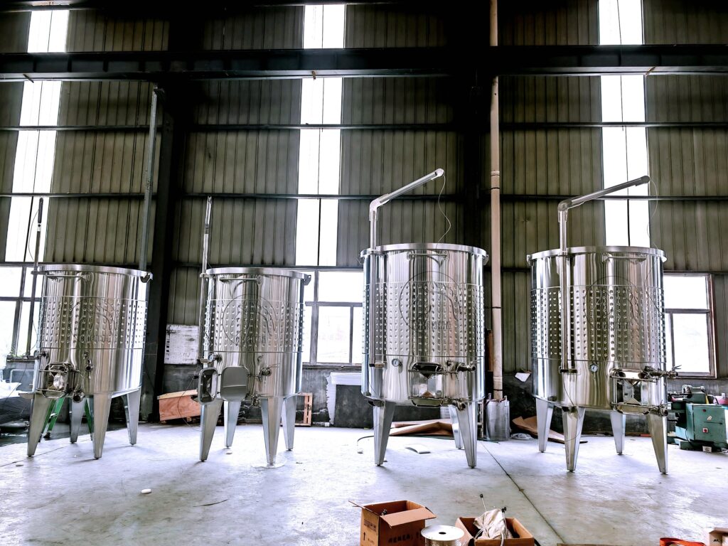 floating lid wine tanks