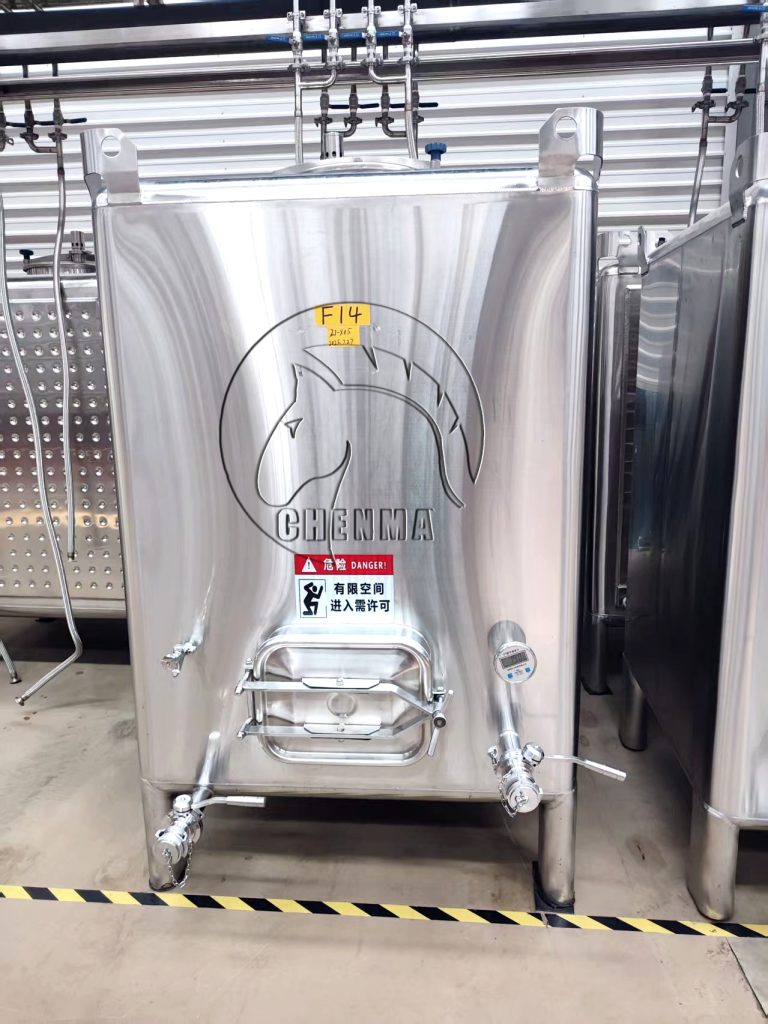 2000L cube tank with legs