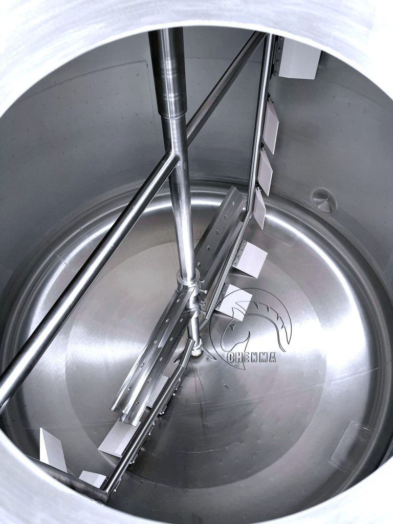 Anchor type agitator with PTFE scrapers1